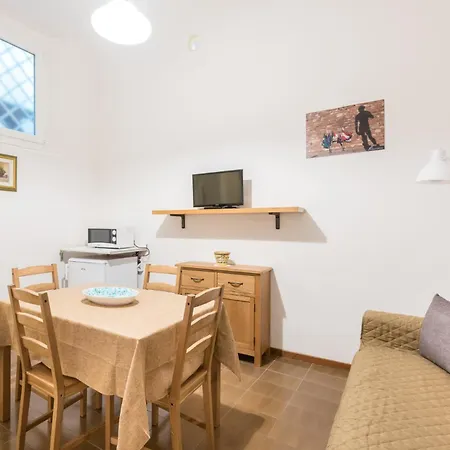 Apartment Le Grazie 1 In Florence